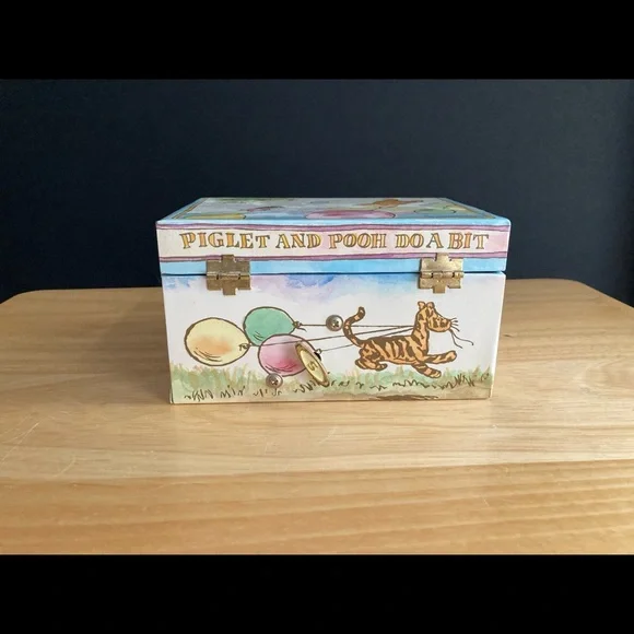 Linden Classic Pooh Disney Vintage Musical Jewelry Box - Picture 6 of 15